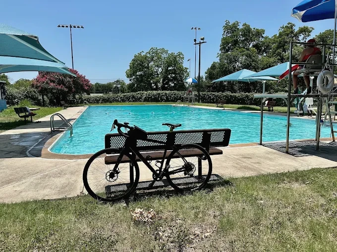 Parque Zaragoza Pool