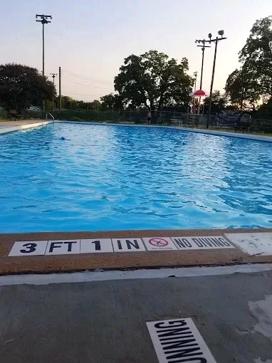 Parque Zaragoza Pool