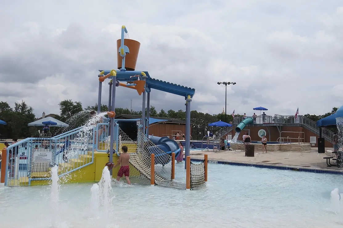 Veterans Memorial Pool (Cedar Park)