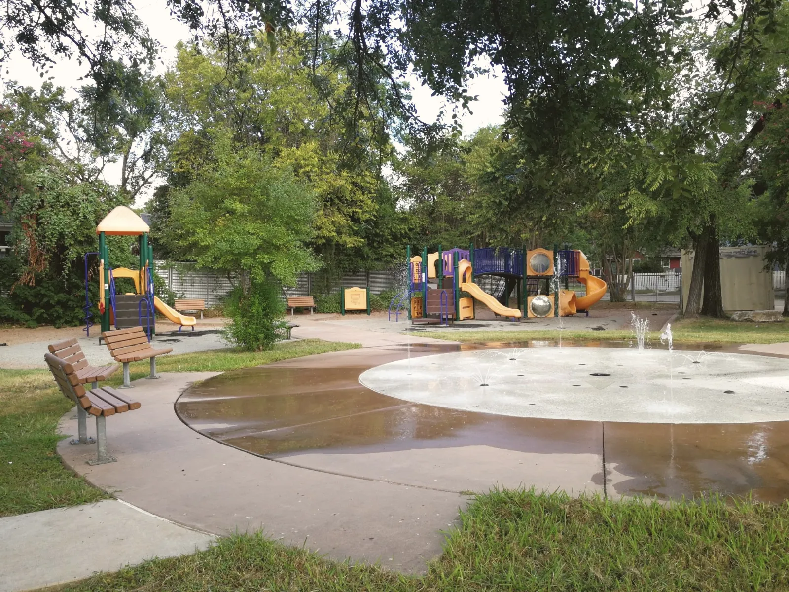 Chestnut Splash Pad